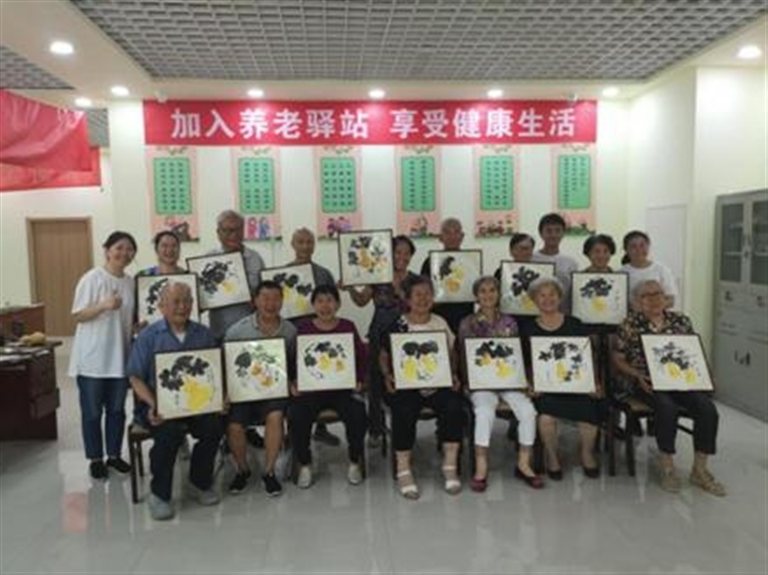 http://cms.bjredcross.org.cn/StoreFile/HSZstoreImagePublic/Rcscbb/rdbjwz/20190704/20190704152750365.jpg